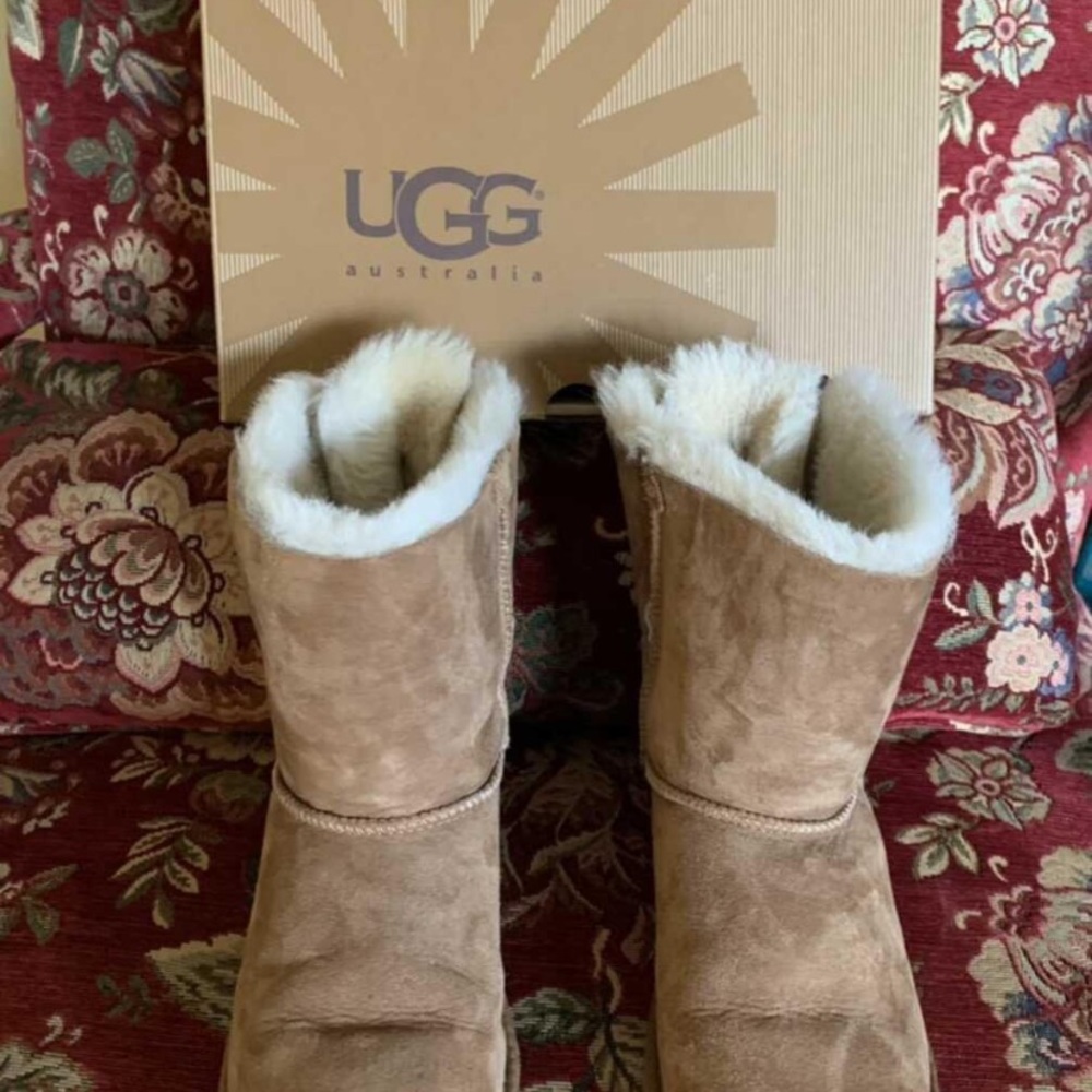K Bailey Ugg Boots - Pristine Condition - image 3